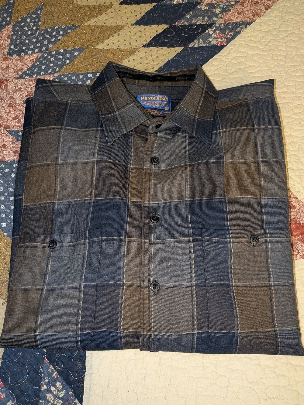 Pendleton Men's Plaid Button-Up Jacket Shirt 100%Virgin Wool- Navy & Brown XL